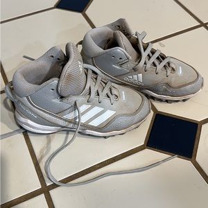 Boys baseball cleats